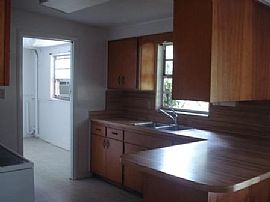 Cute 3 Bedroom Home has Been Newly Renovated in Plant City, FL (Photo 2 of 3)