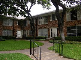 Quaint 2 Bedroom Condo - Bills Paid - Hardwood - Near Park in Dallas, TX