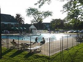 Great 3 Bedroom End Unit Condo with Central Air, and Basement! in Clinton Township, MI (Photo 8 of 8)