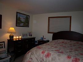 MIDDLETOWN 3 BEDROOM HOUSE WITH FULLY FINISHED BASEMENT in Middletown, CT (Photo 4 of 4)