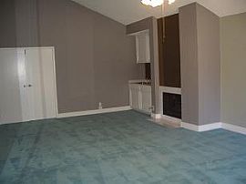 2 BR, 2 BA Home in Prestigious Las Vegas Country Club Estates in Las Vegas, NV (Photo 4 of 6)