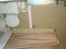 1 Br, 1 Ba, Hardwood, Garage Showing 9/7 @10:30am in Oakland, CA (Photo 2 of 6)