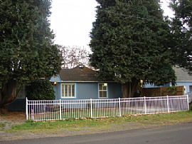 Quaint 2 Bedroom with Brick Patio Backyard that has RV Port in Vancouver, WA