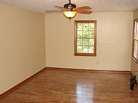 Elegantly Renovated 4 BR, 2.5 BA Home near  Brookwood Schools in Snellville, GA (Photo 3 of 9)
