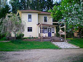 Private 4 Bedroom Playhouse - No Neighbors - Near Lake in Dowagiac, MI