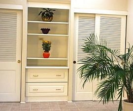 Live/Work at Home - 3 BR, 2 BA Cottage Near Mills Collage  in Oakland, CA