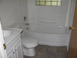 Newly Remodeled 2 Bedroom Ranch House  in Detroit, MI (Photo 4 of 5)