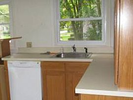 Newly Remodeled 2 Bedroom Ranch House  in Detroit, MI (Photo 5 of 5)