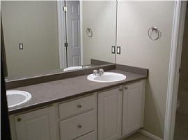 Excellent 2 BR, 2.5 BA Home near Southland Mall in Centennial, CO