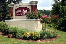 Beautiful 2 Bedroom Townhome with Stainless Steel Appliances in Norcross, GA