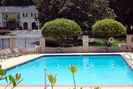 Beautiful 2 Bedroom Townhome with Stainless Steel Appliances in Norcross, GA (Photo 7 of 10)