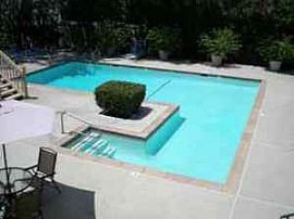 Beautiful and Spacious 2 Bedroom Condo with  Vaulted Ceilings in Encino, CA (Photo 4 of 4)