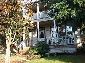 SUNNY, LOVELY, SPACIOUS 3 BEDROOM HOME - GREAT LOCATION in Bellingham, WA (Photo 2 of 6)