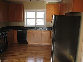 Beautiful, Quality 3 Bedroom, 1800 Sq. Ft. Condo  in Chicago, IL (Photo 2 of 10)