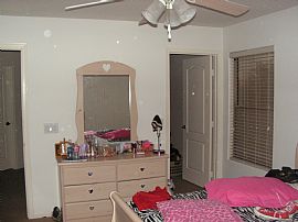 Beautiful 5 Bedroom Home - 4200 Sq. Ft. - Lowest in the Market in Goodyear, AZ (Photo 11 of 12)