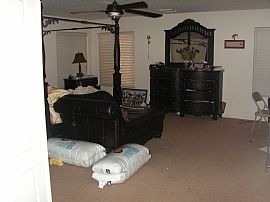 Beautiful 5 Bedroom Home - 4200 Sq. Ft. - Lowest in the Market in Goodyear, AZ (Photo 7 of 12)