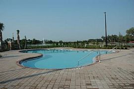 Townhouse-2 Car Garage-Stainless Steel-Granitee Counters in Winter Garden, FL (Photo 5 of 6)