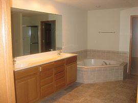 Beautiful Luxurious 3 Bedroom Condo with 2 Car Garage  in New Berlin, WI (Photo 5 of 7)