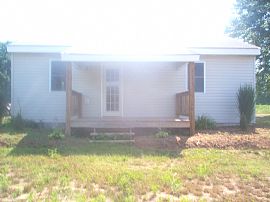 Nice 1 Bedroom Home with Deck Overlooking Pond in Tracys Landing, MD (Photo 2 of 5)