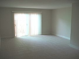 Updated 2 Bedroom Townhome with Rent Special in Concord, CA (Photo 2 of 4)