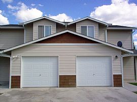 3 BEDROOM TOWNHOME WAS ORIGINALLY $1450 NOW $1325 - HURRY! in Auburn, WA