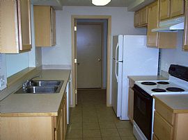 3 BEDROOM TOWNHOME WAS ORIGINALLY $1450 NOW $1325 - HURRY! in Auburn, WA (Photo 2 of 6)