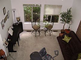 Charming 2 Bedroom Bellevue Townhome with Two Car Garage in Eastgate, WA