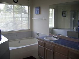 Charming 2 Bedroom Bellevue Townhome with Two Car Garage in Eastgate, WA (Photo 2 of 4)