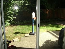 Charming 2 Bedroom Bellevue Townhome with Two Car Garage in Eastgate, WA (Photo 4 of 4)