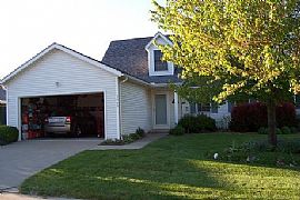 Medina Twp 2 BR, 3 BA, Cape Cod Cluster Home - Prime Location in Medina, OH