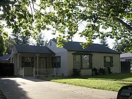 Charming 2 Bedroom House in Quiet, Well Established Neighborhood in Marysville, CA