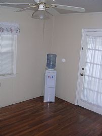 Charming 2 Bedroom House in Quiet, Well Established Neighborhood in Marysville, CA (Photo 6 of 8)