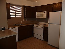 Refurbished 2 Bedroom Townhome with Fenced Yard in Mesa, AZ