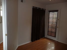 Refurbished 2 Bedroom Townhome with Fenced Yard in Mesa, AZ (Photo 4 of 8)