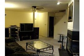 Beautiful 3 Bedroom Townhome with Garage - Available in Randallstown, MD (Photo 3 of 8)