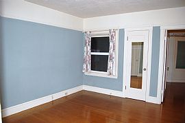 2 Bedroom + Sun Room - Immediately Available in San Francisco, CA (Photo 2 of 5)