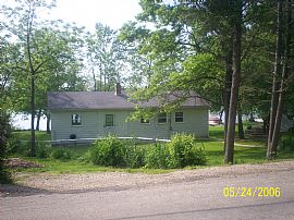 Private 3 Bedroom Ranch Home on Fox River in South Elgin, IL