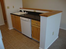 Sharp 2 Bedroom Corner Unit Condo with View in Vancouver, WA (Photo 6 of 12)