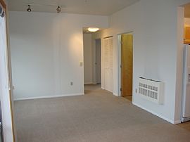 Sharp 2 Bedroom Corner Unit Condo with View in Vancouver, WA (Photo 8 of 12)