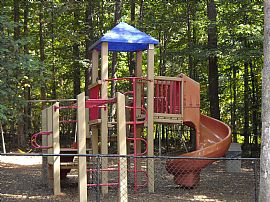 Upscale 2 Bedroom Apartment with Holiday Special  in Austell, GA (Photo 4 of 6)