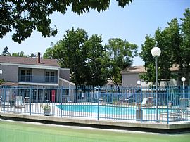 Beautiful 1 Bedroom Condo with Free Utilities in Santa Ana, CA (Photo 2 of 4)