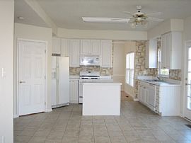 Beautiful 4 Bedroom Home in Lee's Hill in Fredericksburg, VA (Photo 2 of 11)