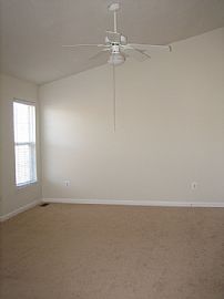 Beautiful 4 Bedroom Home in Lee's Hill in Fredericksburg, VA (Photo 6 of 11)