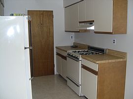 Immaculate 2 Bedroom Townhouse in Liberty Estates in Philadelphia, PA (Photo 2 of 6)