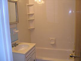 Immaculate 2 Bedroom Townhouse in Liberty Estates in Philadelphia, PA (Photo 4 of 6)