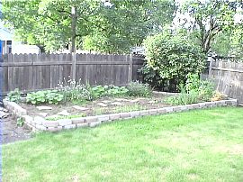 Great 3 BR, 2.5 BA, 1558 Sq. Ft. House with Private Yard in Portland, OR (Photo 2 of 4)