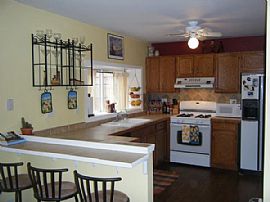 Beautiful 2 Bedroom Townhome - Updated Floor to Ceiling in Westmont, IL (Photo 5 of 6)