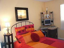 Beautiful 2 Bedroom Townhome - Updated Floor to Ceiling in Westmont, IL (Photo 6 of 6)