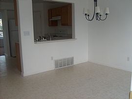 Immaculate 4 BR, 3.5 BA Townhome - Great Neighborhood in Spanish Fork, UT (Photo 2 of 9)