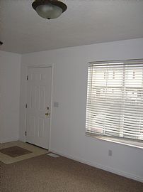 Immaculate 4 BR, 3.5 BA Townhome - Great Neighborhood in Spanish Fork, UT (Photo 7 of 9)